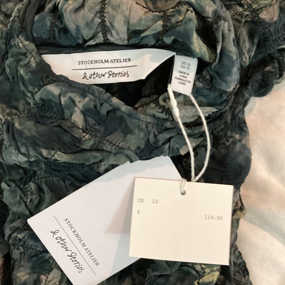 Stockholm Atelier & Other Stories Black Print stretch texture crop top sz 10 NWT - Picture 10 of 13